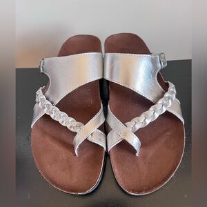 White Mountain 7.5 Silver Slip On Footbed Support Sandal Handpicked Womens Shoes